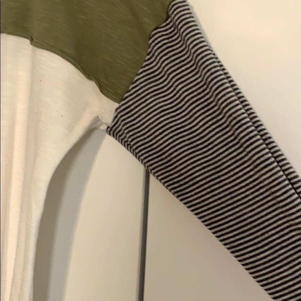 Colorblock Long Sleeve Top - Picture 2 of 4